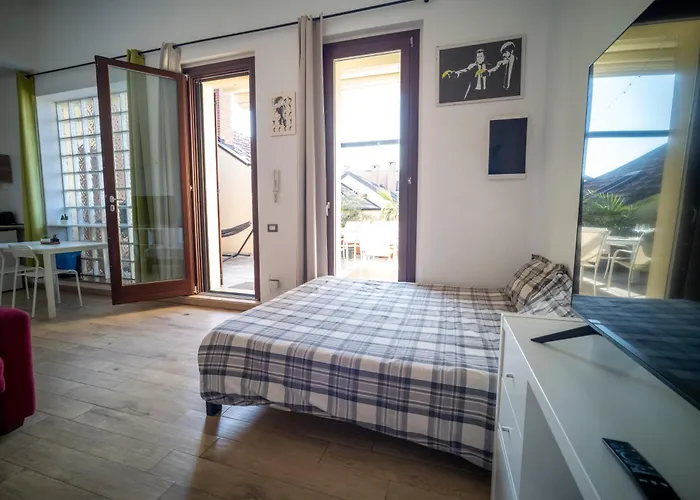 Flat With Terrace Close To Forum And Milanofiori Metro