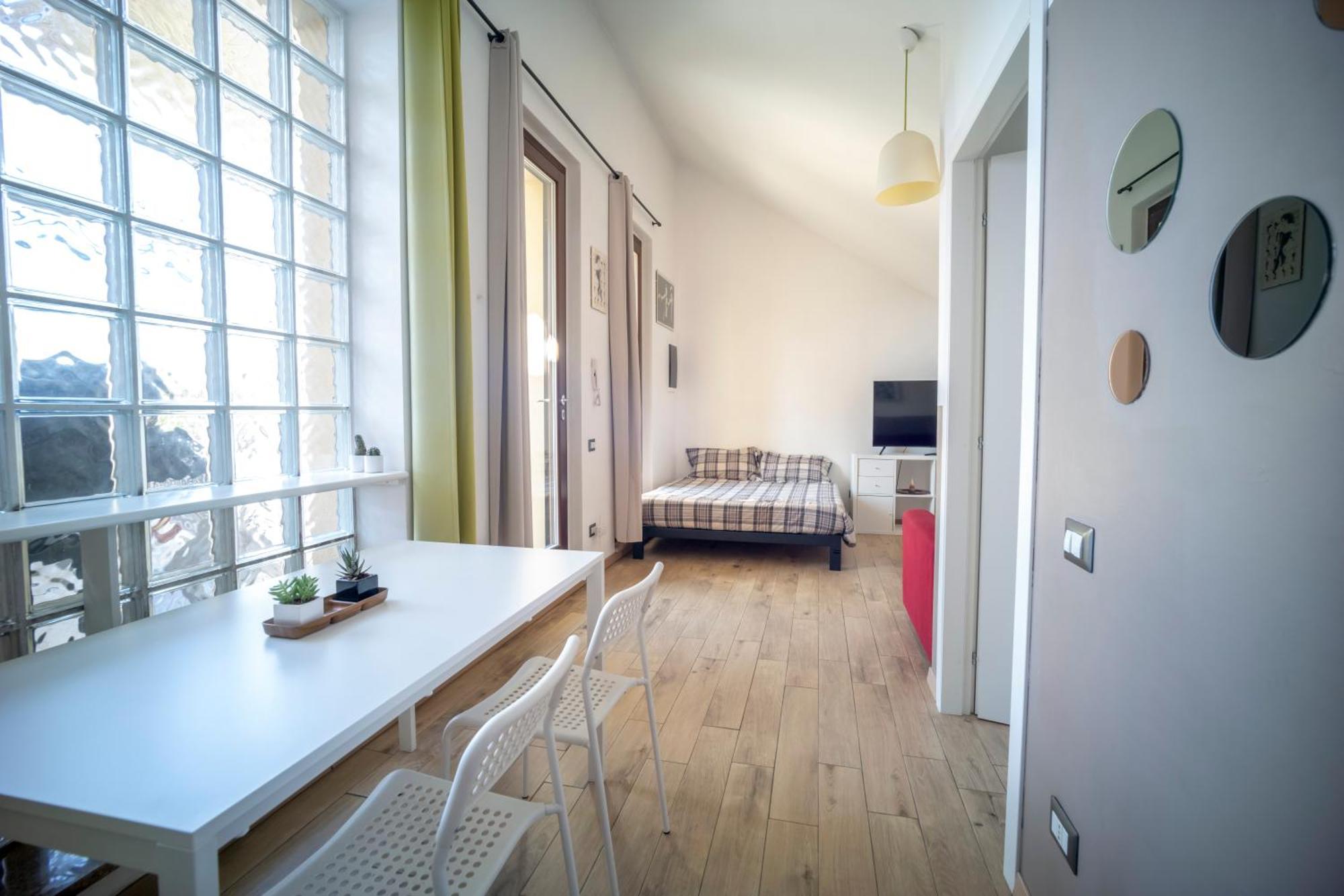 Flat With Terrace Close To Forum And Milanofiori Metro *
