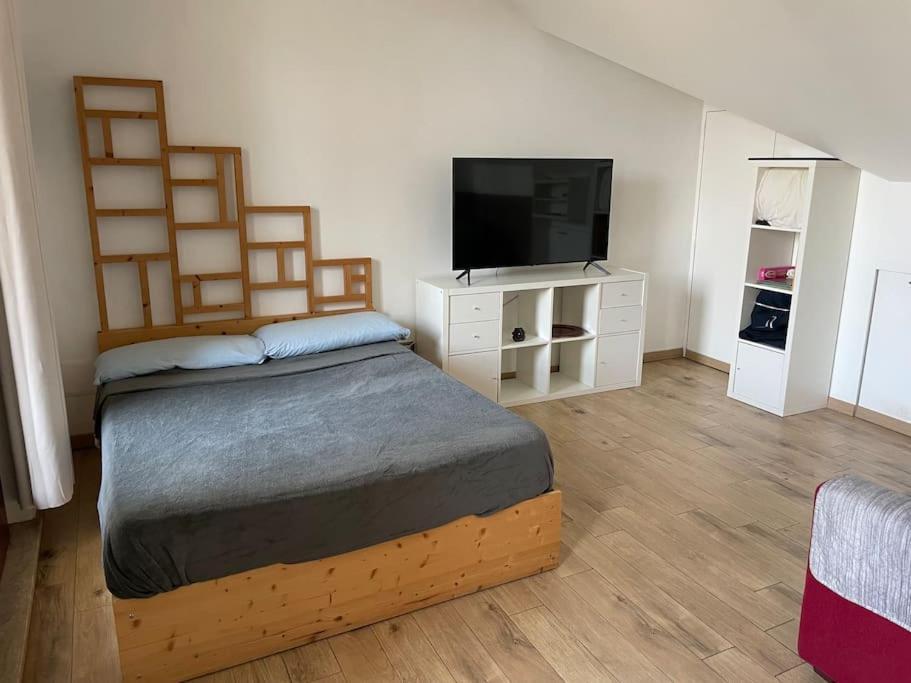 Apartment Flat With Terrace Close To Forum And Milanofiori Metro Assago