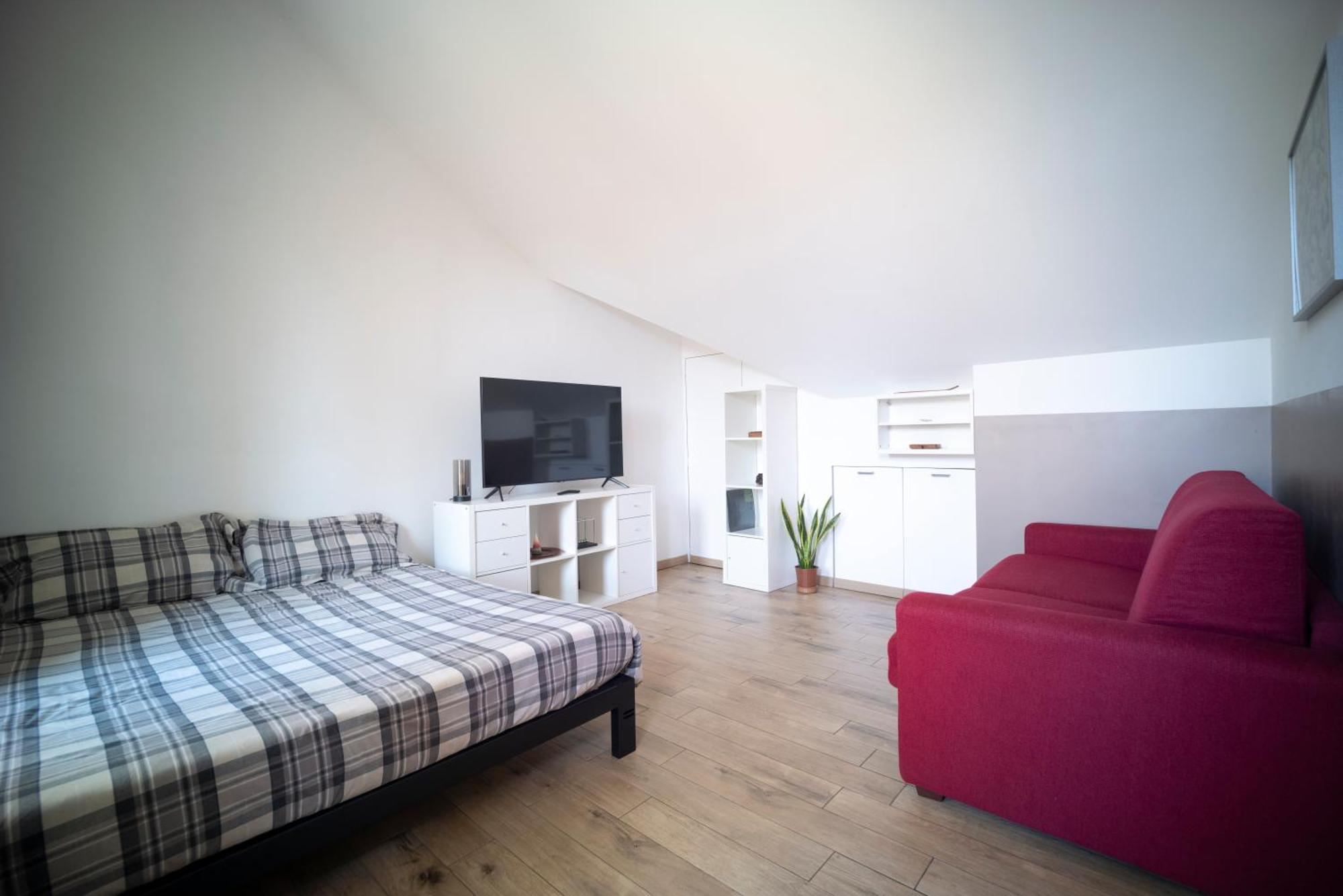 Flat With Terrace Close To Forum And Milanofiori Metro *
