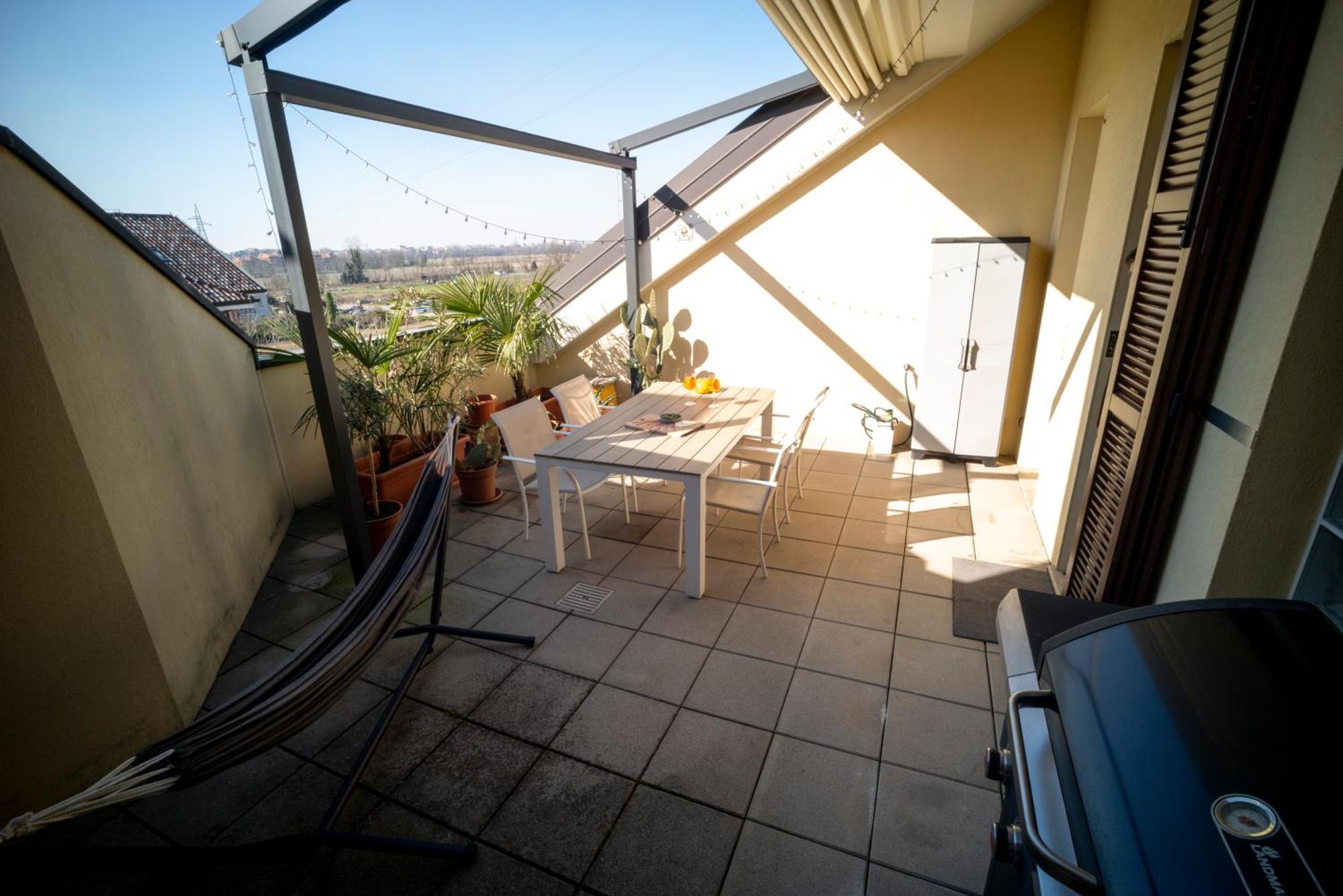 Flat With Terrace Close To Forum And Milanofiori Metro Apartment Assago